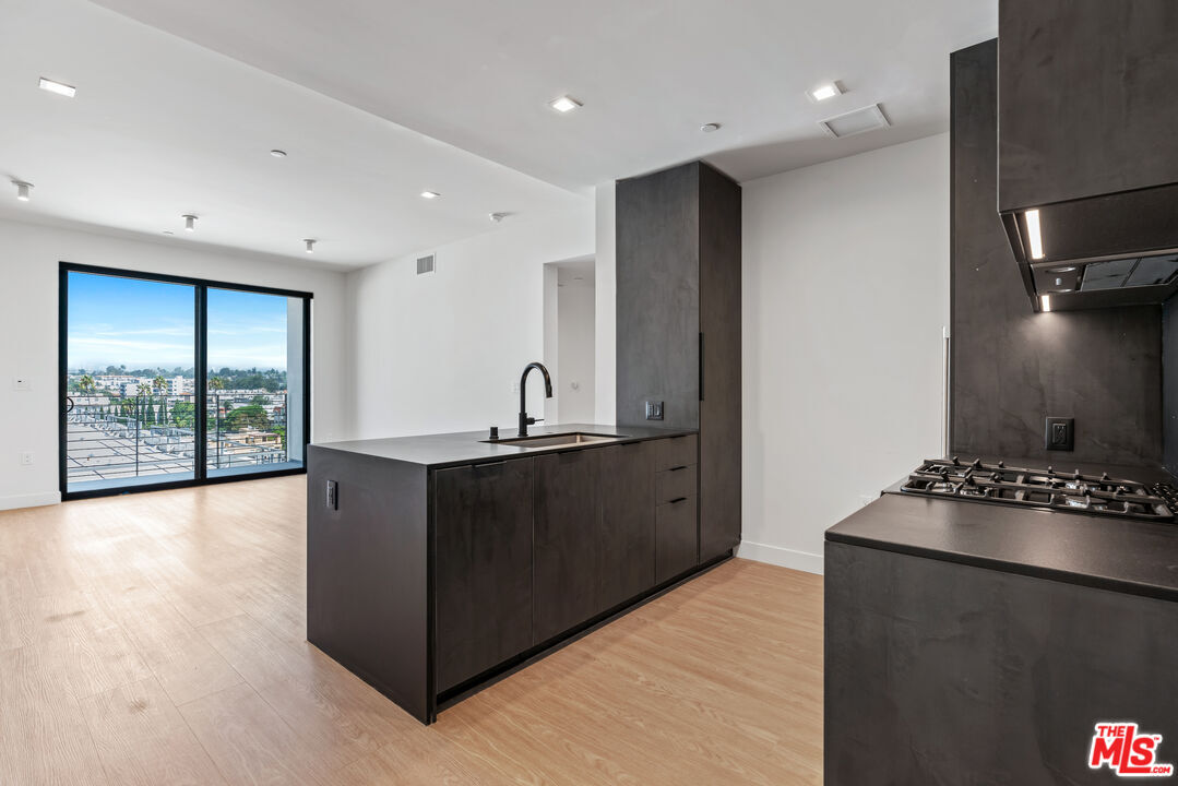 Foto principal - 3688 Overland Ave