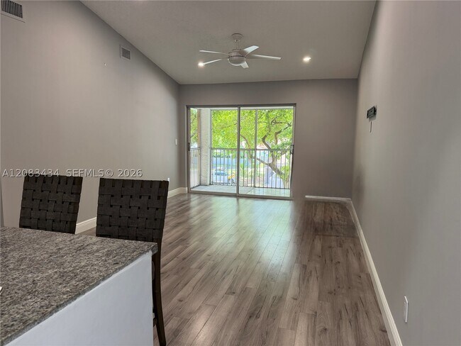 Foto del edificio - 430 SE 7th St