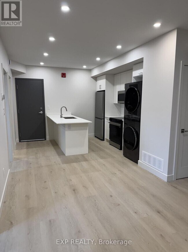 Photo du bâtiment - 1301 Dorchester Ave