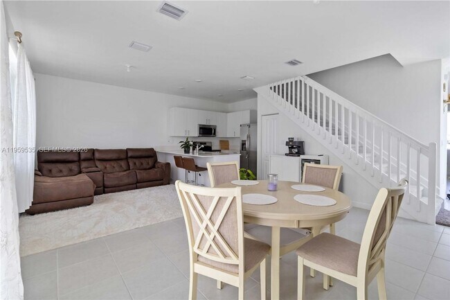 Foto del edificio - 760 SE 13th Ct
