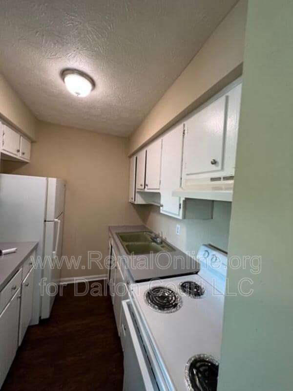 Photo - 1972 Cambridge Dr Apartment