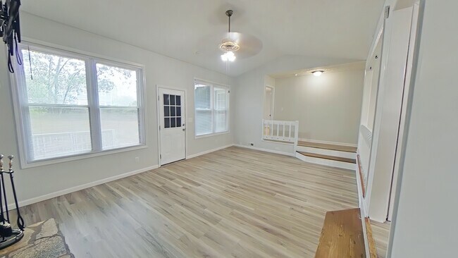 Building Photo - 5521 Deep Hollow Ct