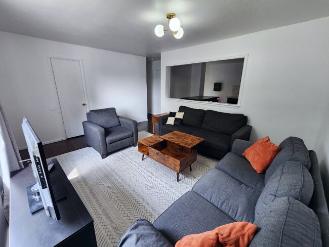 Foto del edificio - 7618 Umatilla St