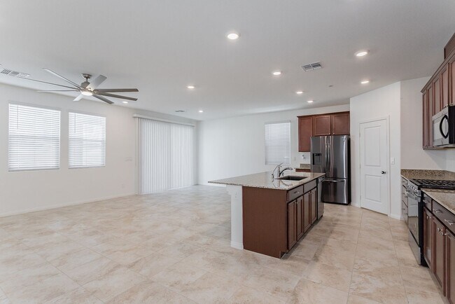 Foto del edificio - Fairly New Gorgeous SMART House!