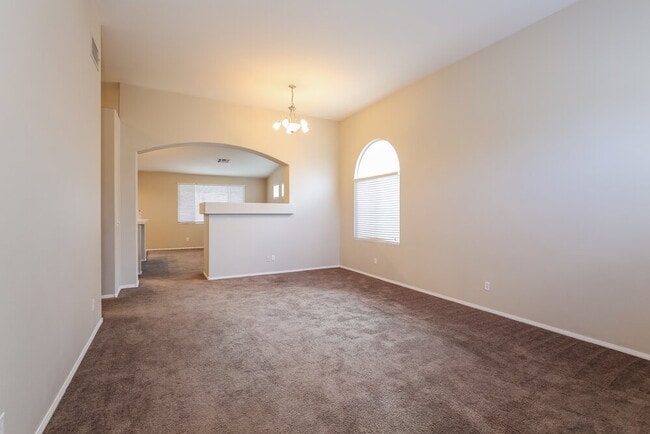 Building Photo - 5991 Halehaven Dr
