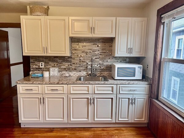Primary Photo - 90 Homes Ave