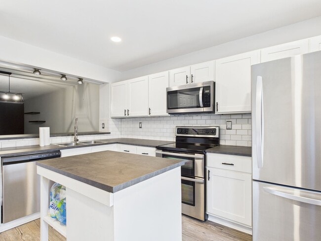 Building Photo - 10014 Joppa Pl