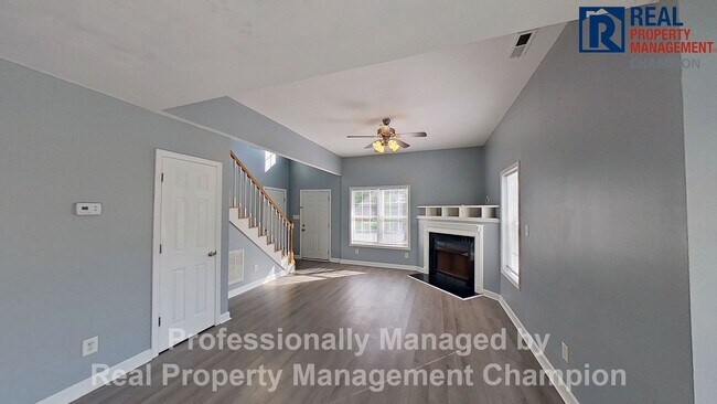 Building Photo - Move-In Ready 4 BD/2.5 BA Near Camp Lejeune w/Fenced Yard and Attached Garage