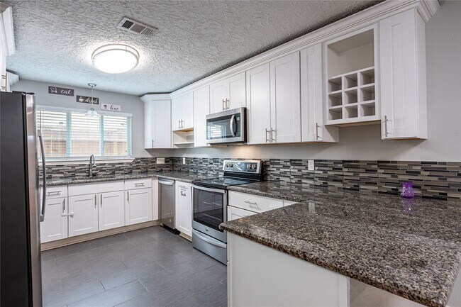 Foto del edificio - 407 Juniper Ct