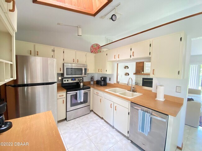 Building Photo - 54 Capistrano Dr