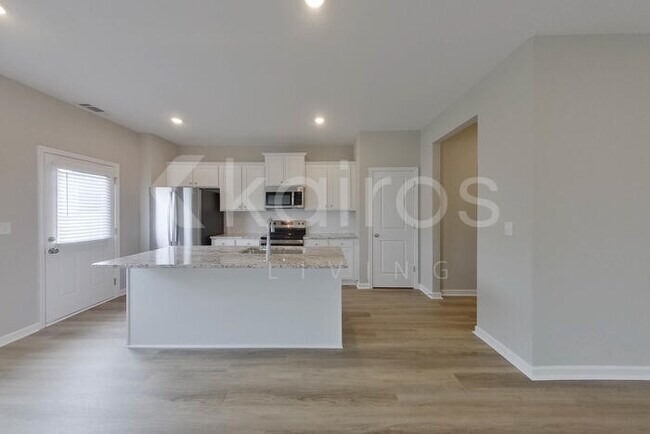 Building Photo - 933 Silent Barge Cv