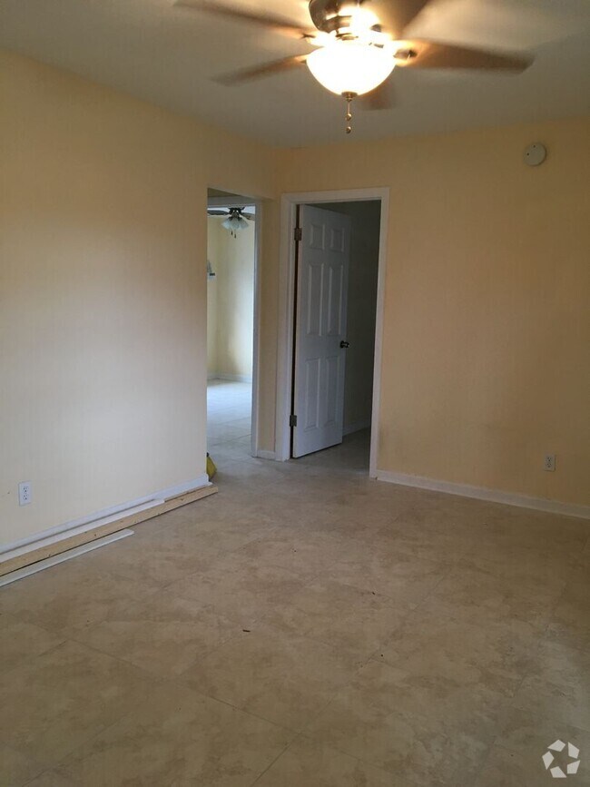 Building Photo - 2679 Nelson Dr