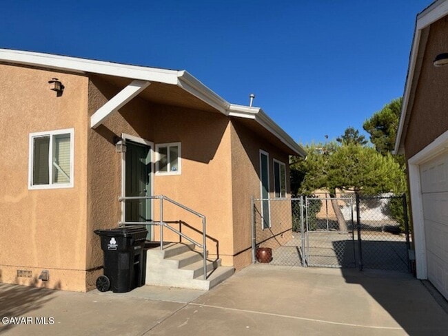 Building Photo - 9239 Avenue T6 Ave