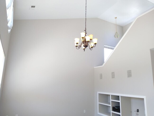 Foto del edificio - Gorgeous 2 Story 3 Bedroom 2.5 Baths in Dacono For Rent
