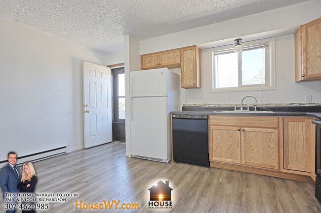 Foto del edificio - 2238 E 8th St