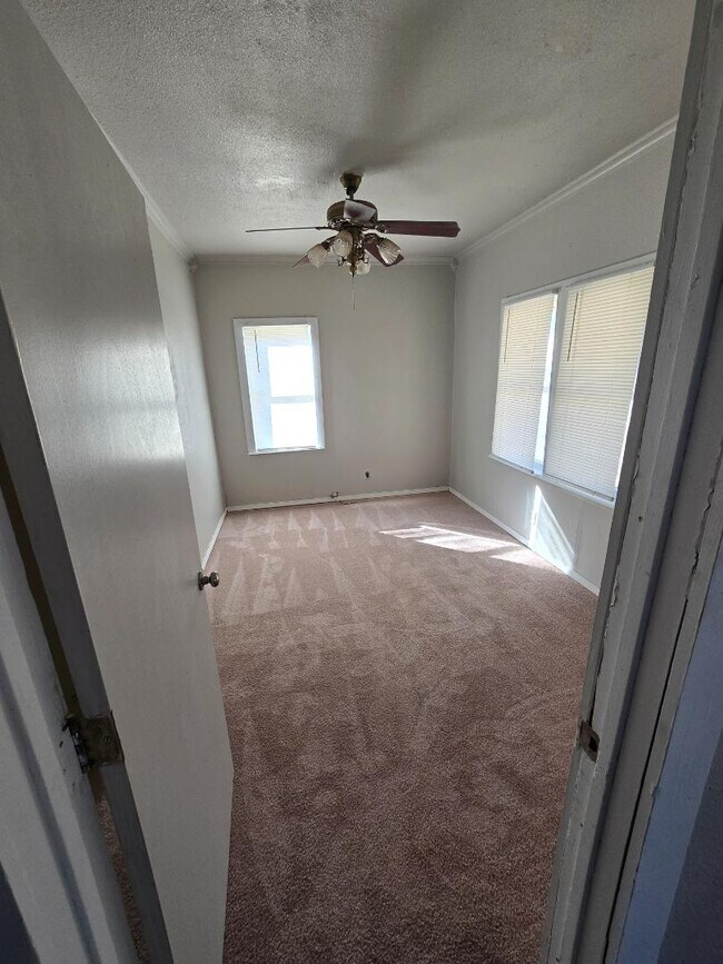 Foto del edificio - 1202 E Oak St