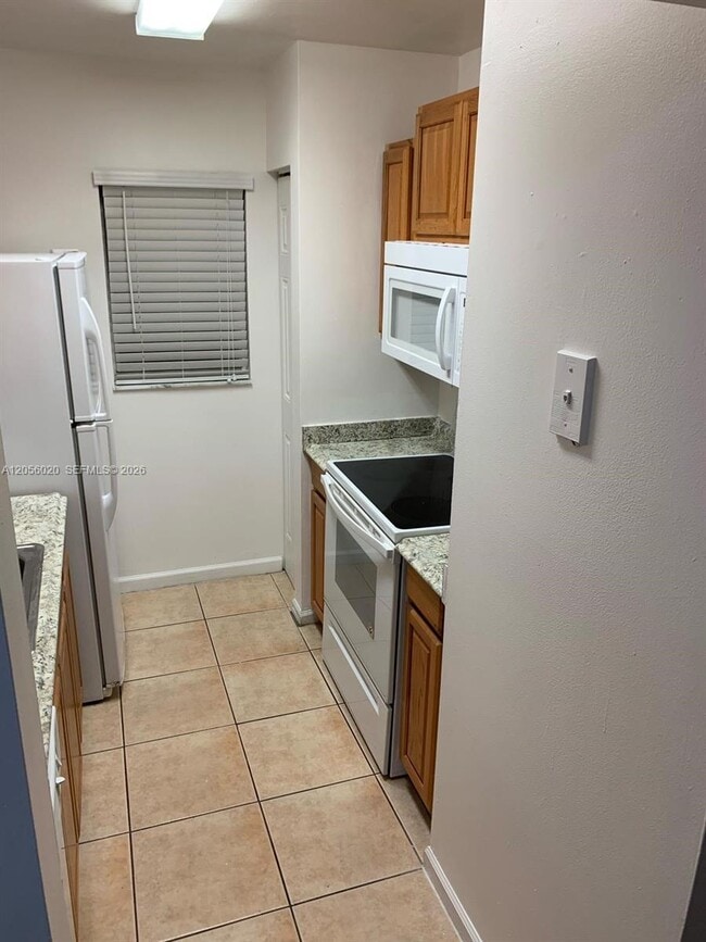 Building Photo - 3212 Coral Ridge Dr