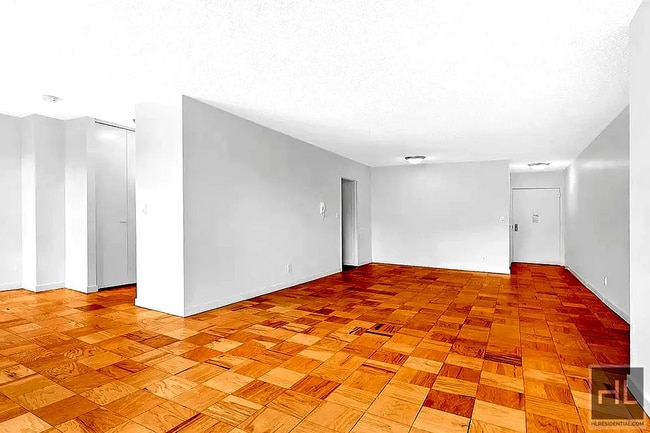 Building Photo - W 87th St