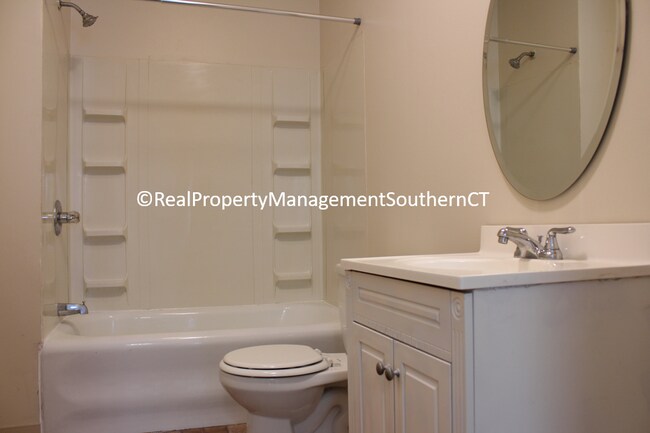 Building Photo - 3-bedroom, 1 full-bath apartment for rent ...