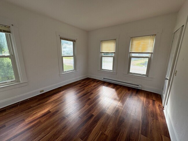 Foto del edificio - 1BR Duplex in Rochester
