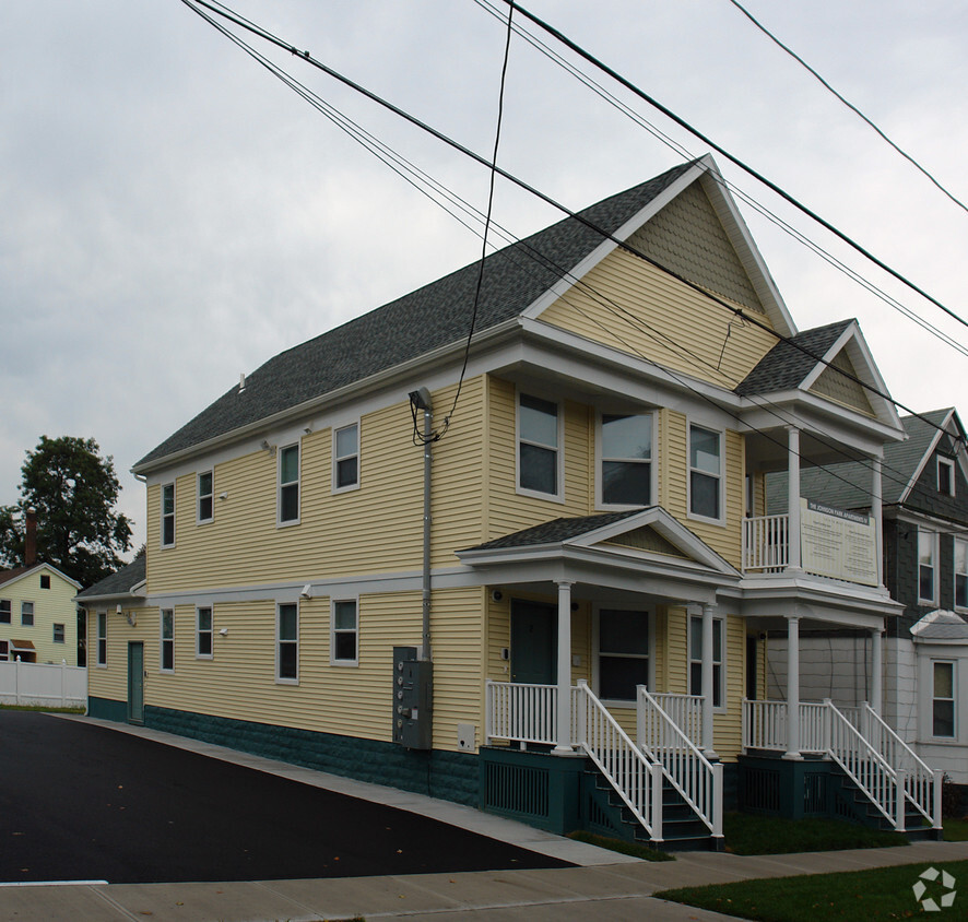 Building Photo - Johnson Park Apartments IV