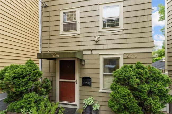 Building Photo - 23 Sheldon St