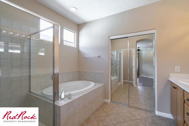Foto del edificio - Gorgeous 3 Bedroom in Desirable Coral Cany...