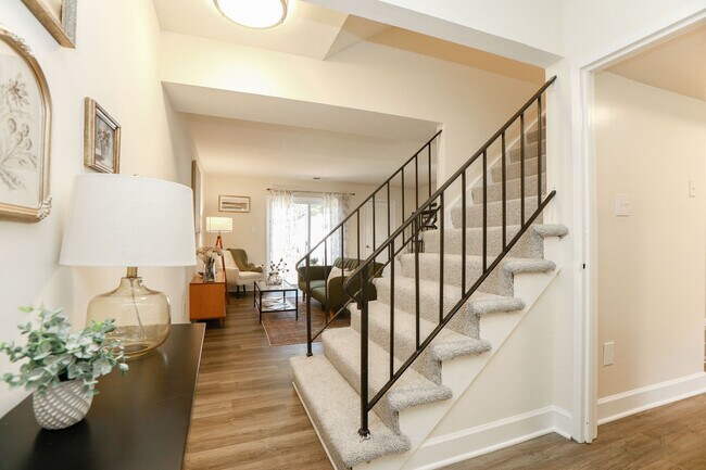 Foto del edificio - Millspring Commons Apartments and Townhomes