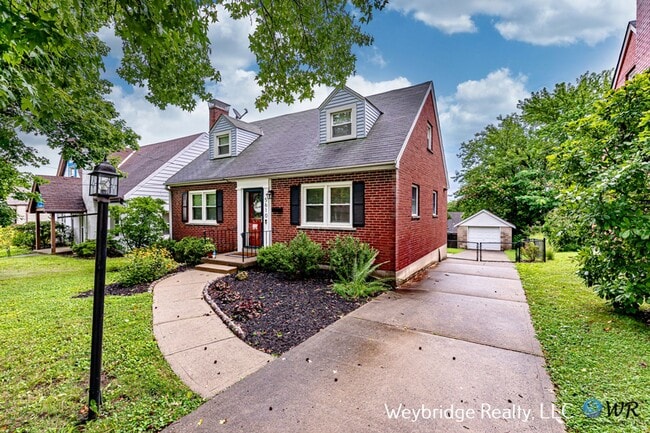 Beautiful 3BD 2.5 Bath w/ Finished Basement in White Oak/Monfort Heights - Beautiful 3BD 2.5 Bath w/ Finished Basement in White Oak/Monfort Heights House