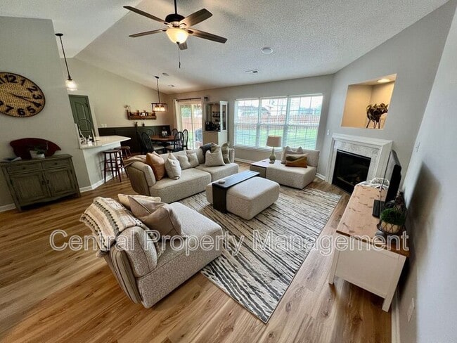 Building Photo - 952 Breezewood Ct