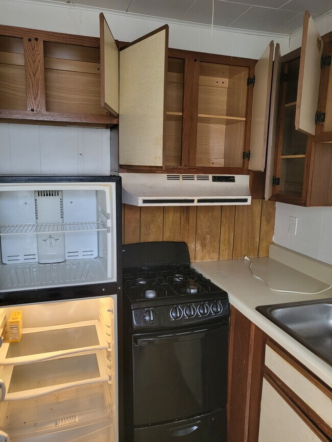 Cocina - 404 Birr St