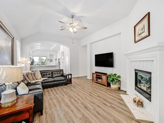Foto del edificio - 22607 Bristlegrass Ln