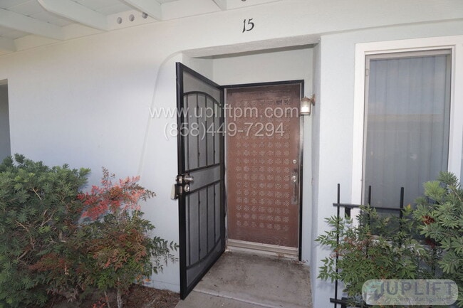 Building Photo - 3839 Vista Campana S