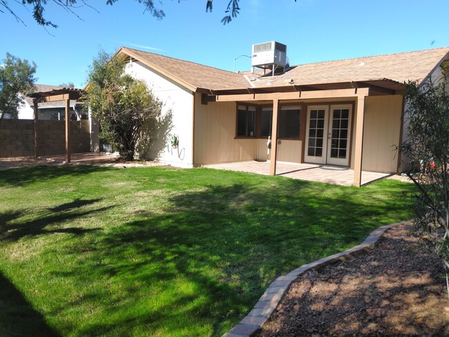 Rear yard - 1513 W Jacinto Ave