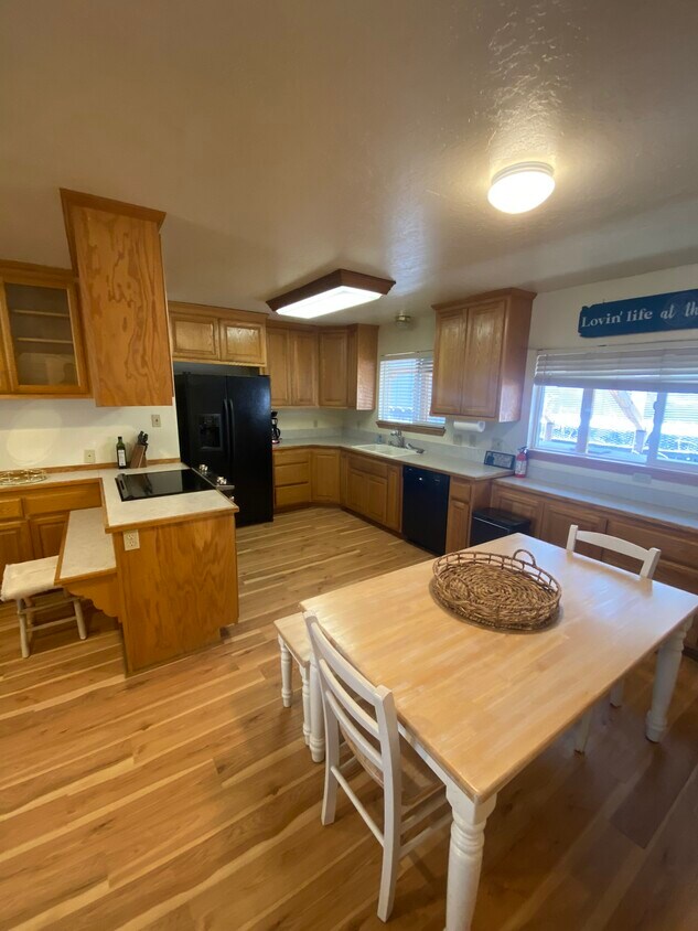 890 Alameda Ave, South Lake Tahoe, CA 96150 House Rental in South
