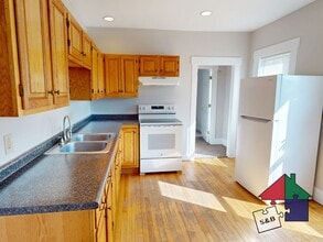 Building Photo - 49 Maple Ave
