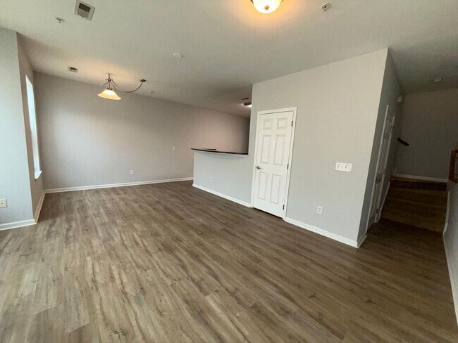 Foto del edificio - 7b Iron Works Way