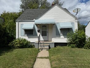 Building Photo - 182 Crystal Lake Dr