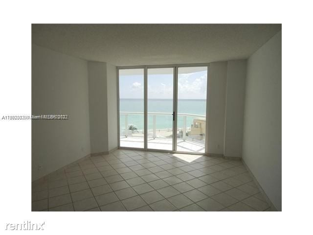 Building Photo - 3 br, 2 bath Condo - 16425 Collins Ave Apt...