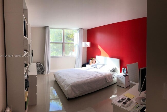 Foto del edificio - 17890 W Dixie Hwy