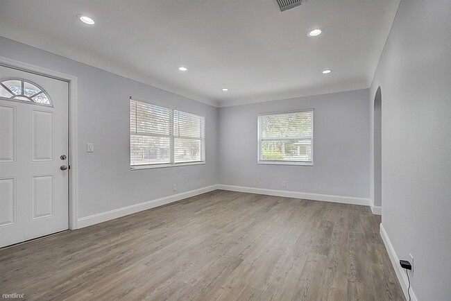 Building Photo - 2 br, 1 bath House - 3495 17th Avenue South