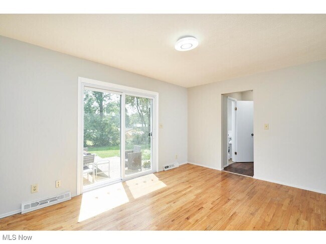 Building Photo - 2490 Coronado Ave