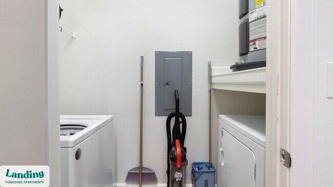 Foto del edificio - 5275 Town and Country Blvd