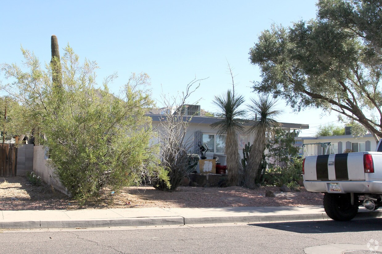 Building Photo - 1410 W Cheryl Dr