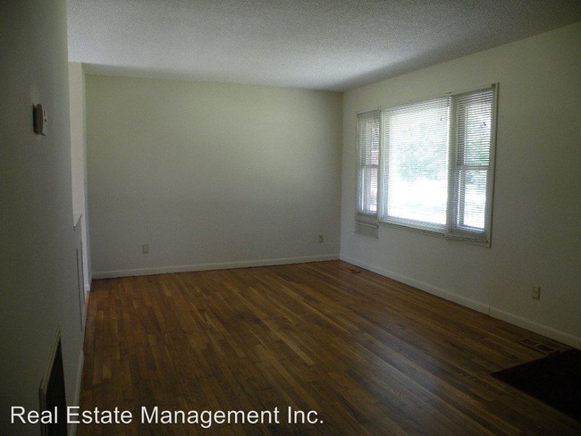 Building Photo - 4 br, 2 bath House - 100 Stratford Rd