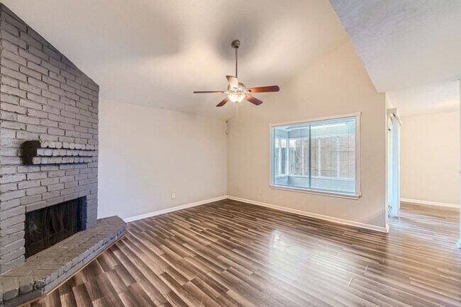 Building Photo - 12413 Centre Ct