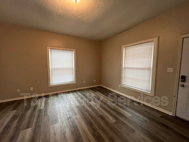 Foto del edificio - 2962 N Delaware St