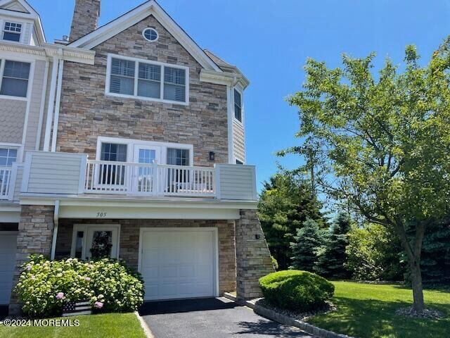 Primary Photo - 505 Villa Dr