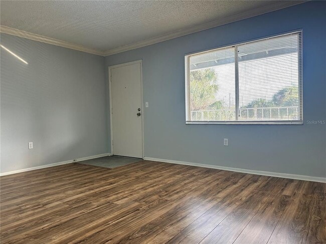 Foto del edificio - 122 Water Front Way