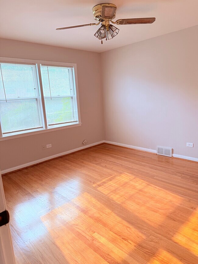 Foto del edificio - 7518 Keeler Ave